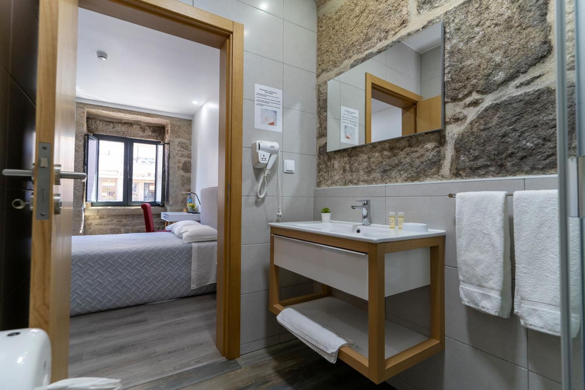 Alojamento Girassol - Guest House - Quarto Com Casa De Banho Privativa Castelo Branco  Buitenkant foto
